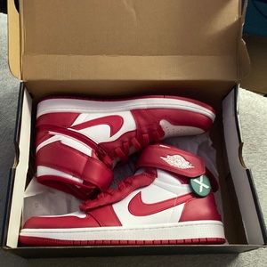 Jordan 1 cardinal red flyease